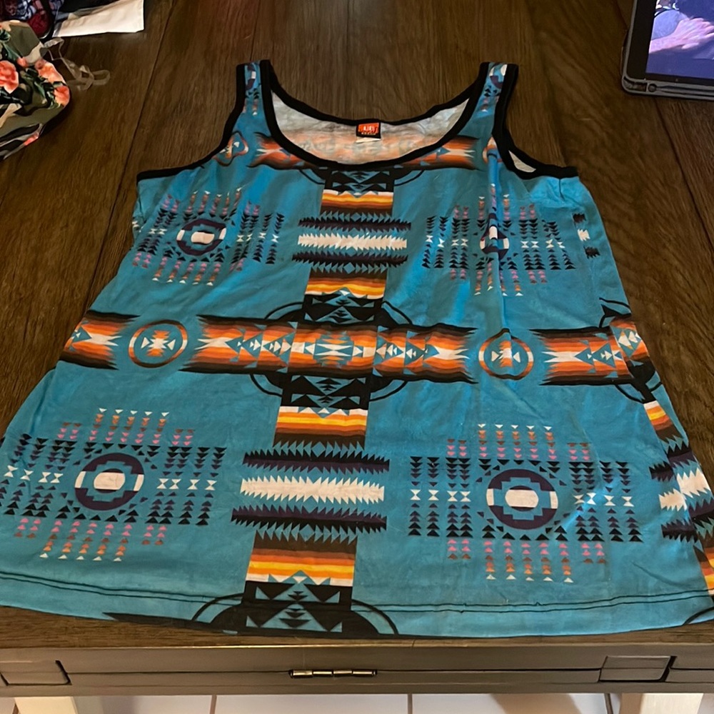 Bold print tank top